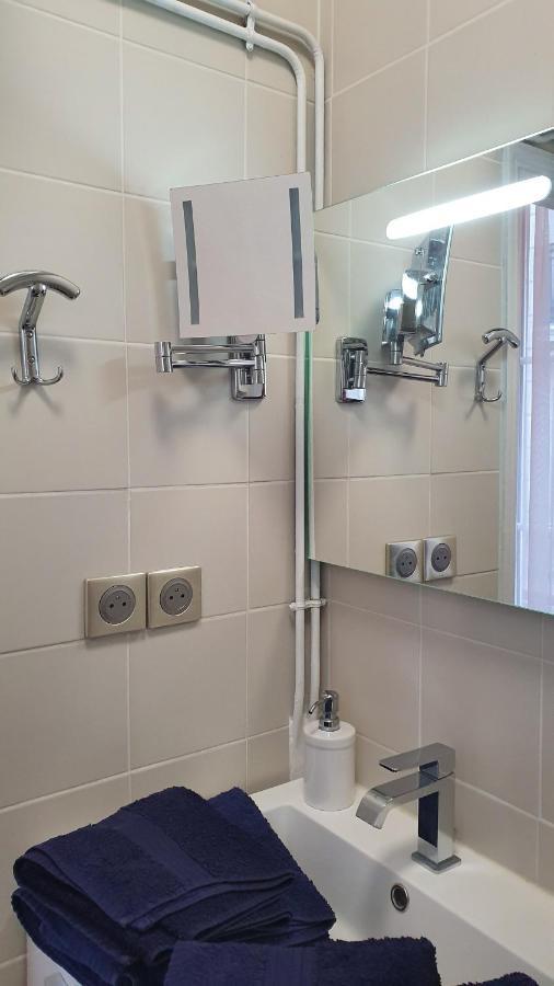Bernardo 42 Galande Apartment Париж Екстериор снимка